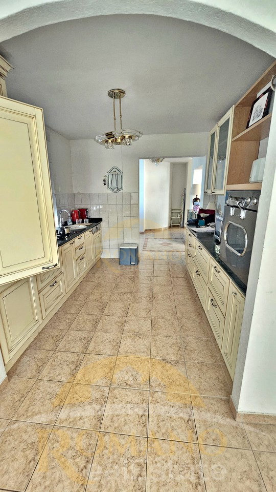 Ekskluzivna hiša prvi vrsti ob morju – Mavarčica, Okrug Gornji – Velik investicijski potencial